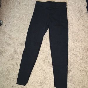 Victoria’s Secret PINK leggings.